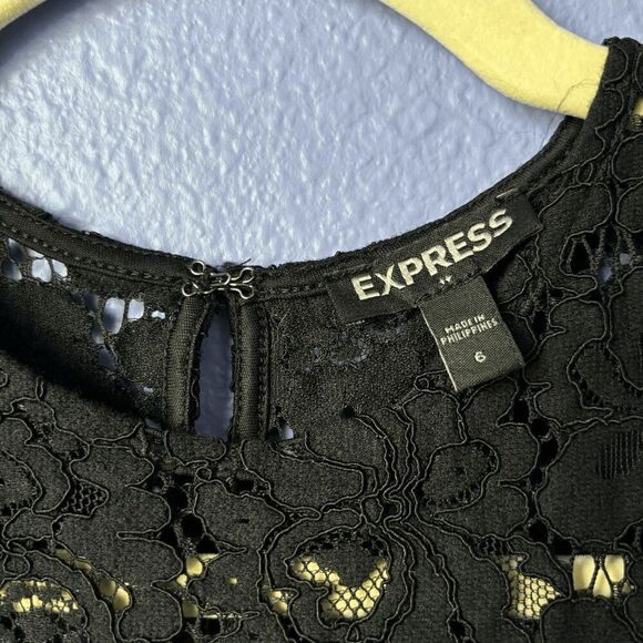 Women's Express Romper Off Shoulder Black Lace Neckline Shorts Size 6 Back Zip - Picture 6 of 7